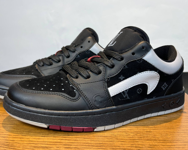 کتونی Nike Travis Scott با رویه مخملی