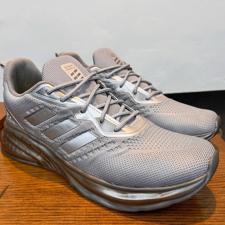 کتونی روزمره Adidas با زیره نرم